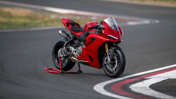 2025 Ducati Panigale V2 Launched