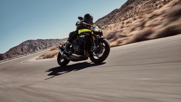 Triumph Speed Triple 1200 RX Launched