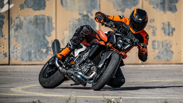 2026 KTM 990 Duke Revealed With New Colourway For European Markets -  DriveSpark News