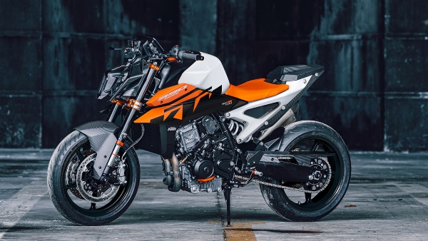 2026 KTM 990 Duke Revealed With New Colourway For European Markets -  DriveSpark News