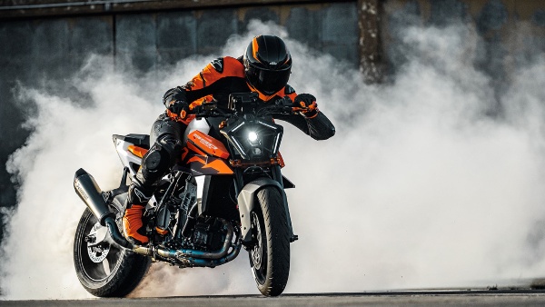 2026 KTM 990 Duke Revealed