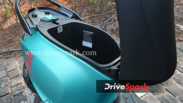 Bajaj Chetak C2501 Review storage