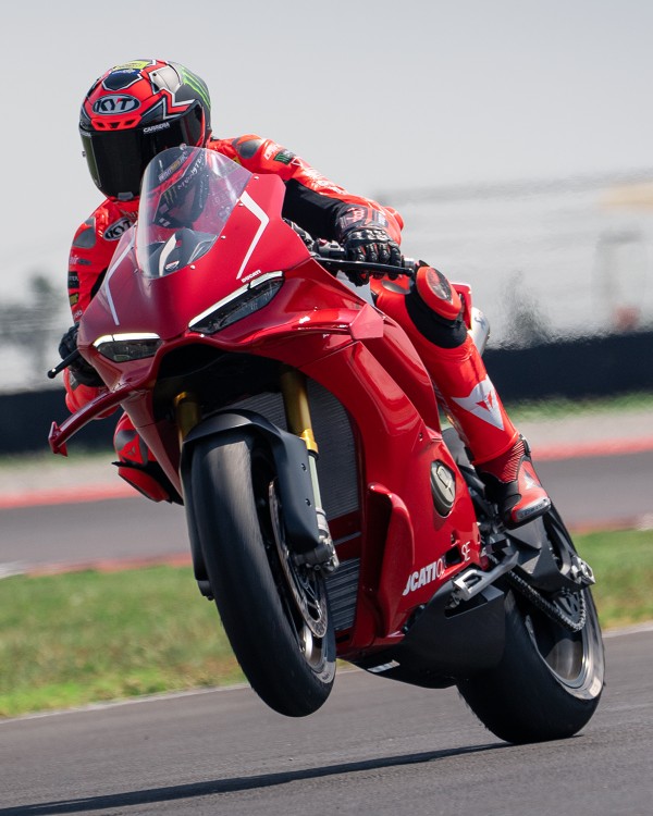 ducati panigale v4 r launched