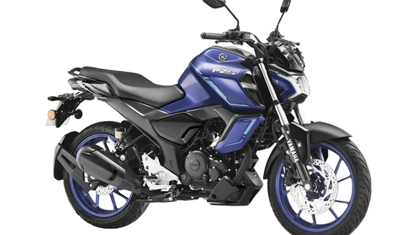 Yamaha FZ Hybrid vs MT-15