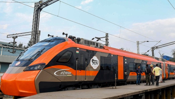 PM Modi Flags Off India s First Vande Bharat Sleeper