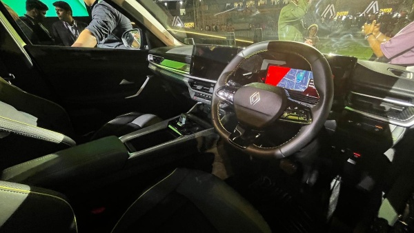 India-Spec Duster interior