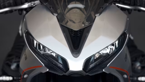 Triumph Daytona 660 Triumph Daytona 660