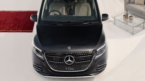 Mercedes V-Class vs Toyota Vellfire