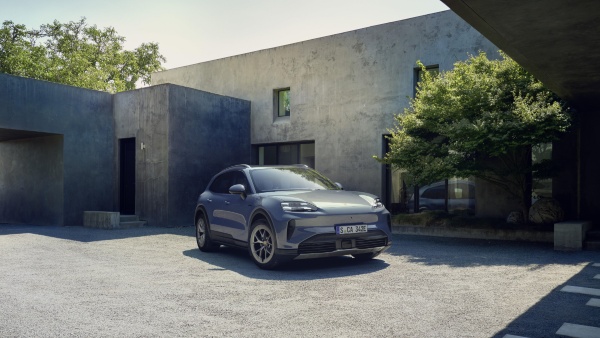 Porsche Cayenne S Electric