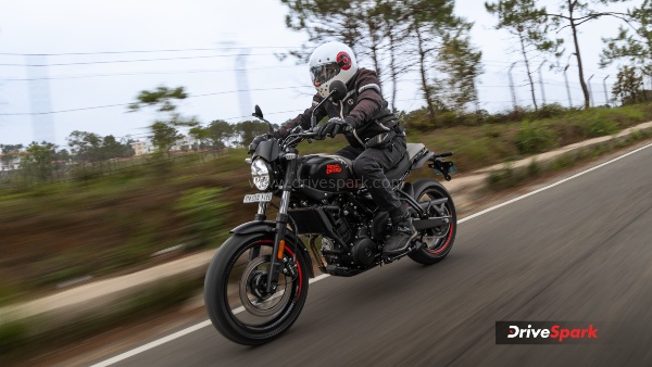 Royal Enfield Guerrilla 450 Apex Review riding shot Royal Enfield Guerrilla 450 Apex Review riding shot