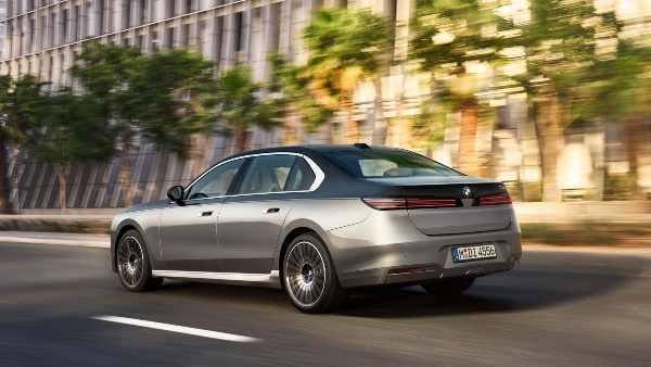 2026 BMW 7 Series Facelift Unveiled