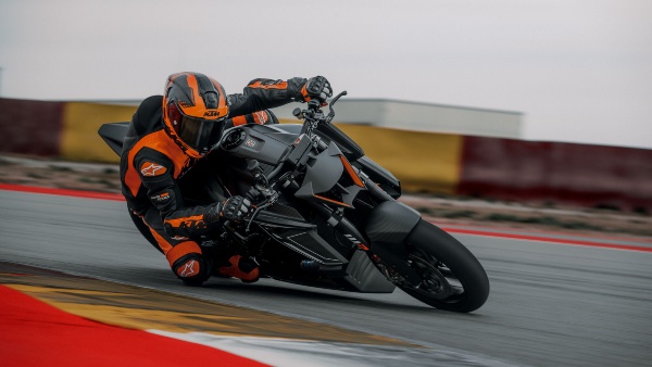 KTM 1390 Super Duke RR Track