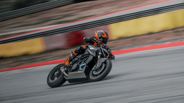 KTM 1390 Super Duke RR Track