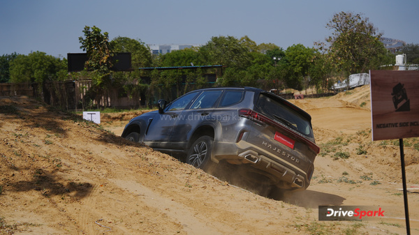 MG Majestor Review offroading