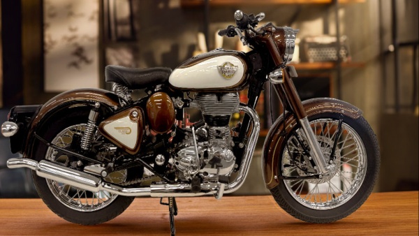 Royal Enfield Classic 500 medallion bronze