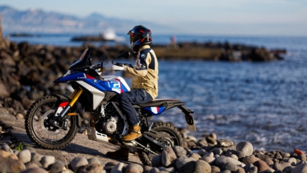 Honda NX500 Vs BMW F 450 GS ADV Honda NX500 Vs BMW F 450 GS ADV