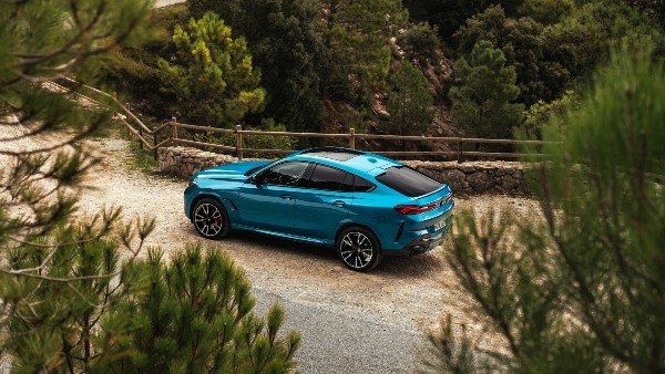 BMW X6 M60i