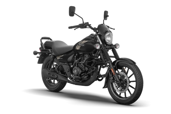 Bajaj Avenger 220 Street
