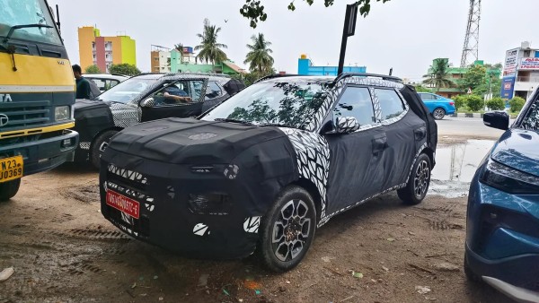 Hyundai Bayon Spotted Next To Maruti Victoris Hyundai Bayon Spotted Next To Maruti Victoris