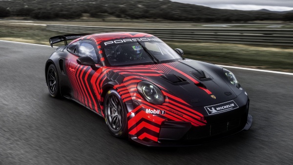 Porsche 911 GT4 R