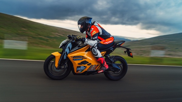 Ultraviolette F77 Mach 2 Creates Isle Of Man TT History Ultraviolette F77 Mach 2 Creates Isle Of Man TT History