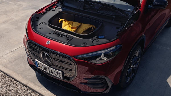 Mercedes-Benz GLA frunk Mercedes-Benz GLA frunk