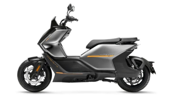 Keeway HypeVolt-R Vs Ather 450 Apex Keeway HypeVolt-R Vs Ather 450 Apex