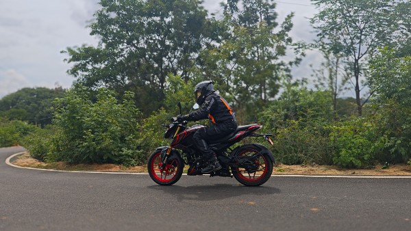 Bajaj Pulsar N160 SS Review Bajaj Pulsar N160 SS Review