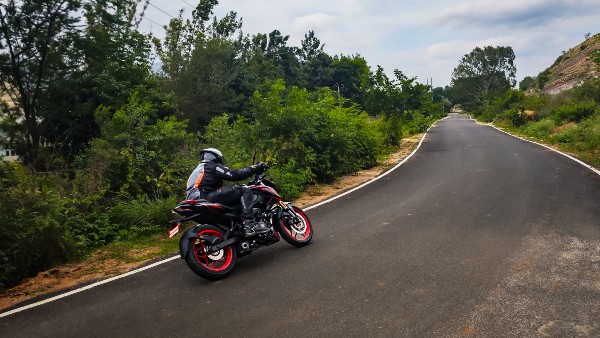 Bajaj Pulsar N160 SS Review Bajaj Pulsar N160 SS Review