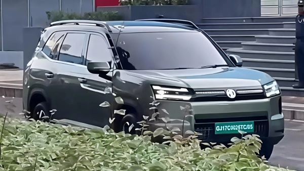 MG Hector Tomahawk EV Spied