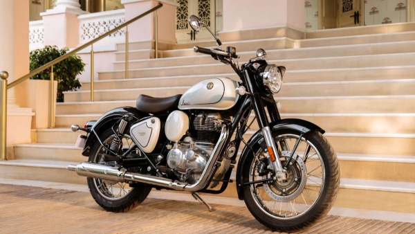 Royal Enfield Classic 350 Signature White Royal Enfield Classic 350 Signature White
