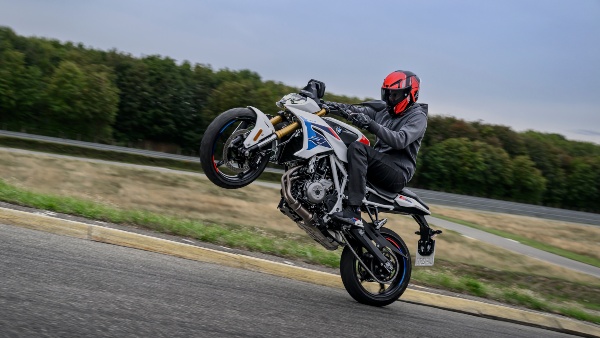 BMW F 450 R BMW F 450 R