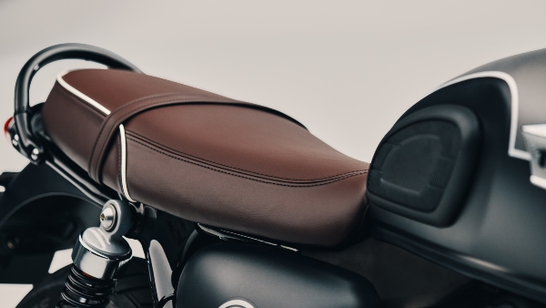 Triumph Bonneville T40 Black seat