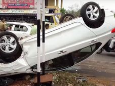 ಮಣಪ್ಪುರಂನಲ್ಲಿ ಭೀಕರ ಅಪಘಾತ- ಒಂದೇ ಹೊಡೆತಕ್ಕೆ ತಿಪ್ಪರಲಾಗ ಹಾಕ್ತು ಹೋಂಡಾ ಸಿಟಿ ಕಾರ್..!!