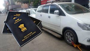 ಪಾಸ್‍‍ಪೋರ್ಟ್‍ಗೆ ಅರ್ಜಿ ಸಲ್ಲಿಸುತ್ತಿದ್ದೀರಾ ಹಾಗಿದ್ರೆ ಈ ಸ್ಟೋರಿ ಓದಿ..