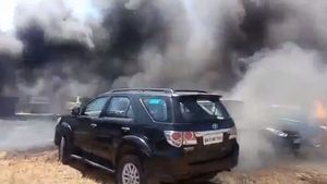ಏರ್ ಶೋ ವೇಳೆ ಅಗ್ನಿ ದುರಂತ- ಕಾರು ಮಾಲೀಕರಿಗೆ ಧೈರ್ಯ ತುಂಬಿದ ಟೊಯೊಟಾ..!