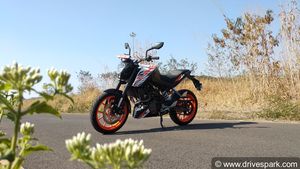ಕೆಟಿಎಂ ಡ್ಯೂಕ್ 125 ಬೈಕ್ ಖರೀದಿಗಾಗಿ ಮುಗಿಬೀಳುತ್ತಿರುವ ಗ್ರಾಹಕರು