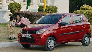ಹೆಚ್ಚು ಸೇಫ್ಟಿ ಫೀಚರ್ಸ್‍ನೊಂದಿಗೆ ಬಿಡುಗಡೆಯಾದ ಮಾರುತಿ ಸುಜುಕಿ ಆಲ್ಟೋ 800 ಕಾರಿನ ಮೊದಲ ಟಿವಿಸಿ