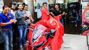 ಹೋಂಡಾ ಸಿಬಿಆರ್650ಆರ್ ಮೊದಲ ಬೈಕ್ ಖರೀದಿಸಿದ ಡಾ.ರೂಪೇಶ್..!