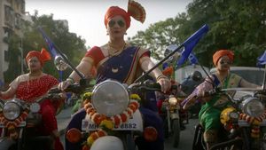 ಹೊಸ ಚಿತ್ರಕ್ಕಾಗಿ ರಾಯಲ್ ಎನ್‌ಫೀಲ್ಡ್‌ನಲ್ಲಿ ಕಾಣಿಸಿಕೊಂಡ ಲಾರಾ ದತ್ತಾ
