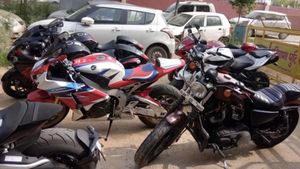 ದುಬಾರಿ ಬೆಲೆಯ ಬೈಕ್‌ಗಳನ್ನು ವಶಕ್ಕೆ ಪಡೆದ ಪೊಲೀಸರು