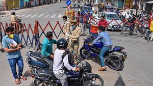 ಲಾಕ್‌ಡೌನ್ ಉಲ್ಲಂಘಿಸಿದ 2 ಸಾವಿರಕ್ಕೂ ಹೆಚ್ಚು ವಾಹನಗಳನ್ನು  ವಶಕ್ಕೆ ಪಡೆದ ಪೊಲೀಸರು 