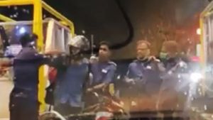 ಕಸ್ಟಮ್ ಅಧಿಕಾರಿ ಮೇಲೆ ಹಲ್ಲೆ ಮಾಡಿದ ಟೋಲ್ ಸಿಬ್ಬಂದಿ