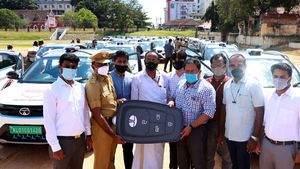 ಸಾರಿಗೆ ಇಲಾಖೆಯ ಅಧಿಕಾರಿಗಳಿಗಾಗಿ 65 ಟಾಟಾ ನೆಕ್ಸಾನ್ ಎಲೆಕ್ಟ್ರಿಕ್ ಕಾರು ವಿತರಣೆ