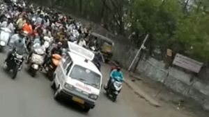ಕ್ರಿಮಿನಲ್ ವ್ಯಕ್ತಿಯ ಅಂತ್ಯಕ್ರಿಯೆಗಾಗಿ ಲಾಕ್‌ಡೌನ್ ನಡುವೆಯೂ ಬೃಹತ್ ಬೈಕ್ ರ‍್ಯಾಲಿ ಆಯೋಜಿಸಿದ ಸಹಚರರು