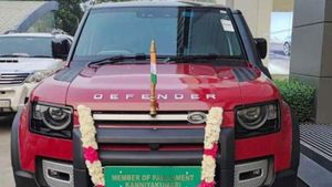 ದುಬಾರಿ ಬೆಲೆಯ Land Rover Defender ಎಸ್‌ಯು‌ವಿ ಖರೀದಿಸಿದ ಸಂಸದ ವಿಜಯ್ ವಸಂತ್