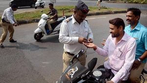 ವಾಹನ ಸವಾರರ ಜೇಬಿಗೆ ಮತ್ತಷ್ಟು ಕತ್ತರಿ ಹಾಕಲಿದೆ ಹೊಸ ಮೋಟಾರು ವಾಹನ ಕಾಯ್ದೆ
