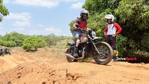 ಗ್ರಾಹಕರಿಗೆ ಆಫ್‌ ರೋಡ್‌ ತರಬೇತಿ ನೀಡಲು ಜಾವಾ ಯೆಜ್ಡಿ ನೊಮಾಡ್ಸ್ ಟ್ರಯಲ್ ಅಟ್ಯಾಕ್ ಆಯೋಜನೆ 