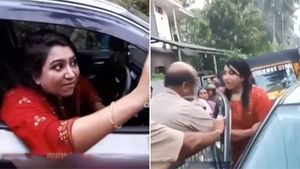 ಕುಡುಕಿಯ ಅವಾಂತರದ ವಿಡಿಯೋ...ಮೂವರಿಗೆ ಡಿಕ್ಕಿ, ಸ್ಥಳೀಯರ ಮೇಲೆ ಹಲ್ಲೆ...ಪರಾರಿಗೆ ಯತ್ನ!   