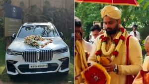 ಅಂಬಿ ಸೊಸೆ ಕುಟುಂಬದಿಂದ ಅಭಿಗೆ ದುಬಾರಿ ಕಾರು ಗಿಫ್ಟ್: ಬೆಲೆ ಕೇಳಿದ್ರೆ ಶಾಕ್ ಆಗ್ತೀರಾ!